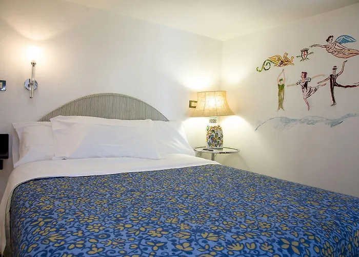 Alia - A מלון קסטרווילארי